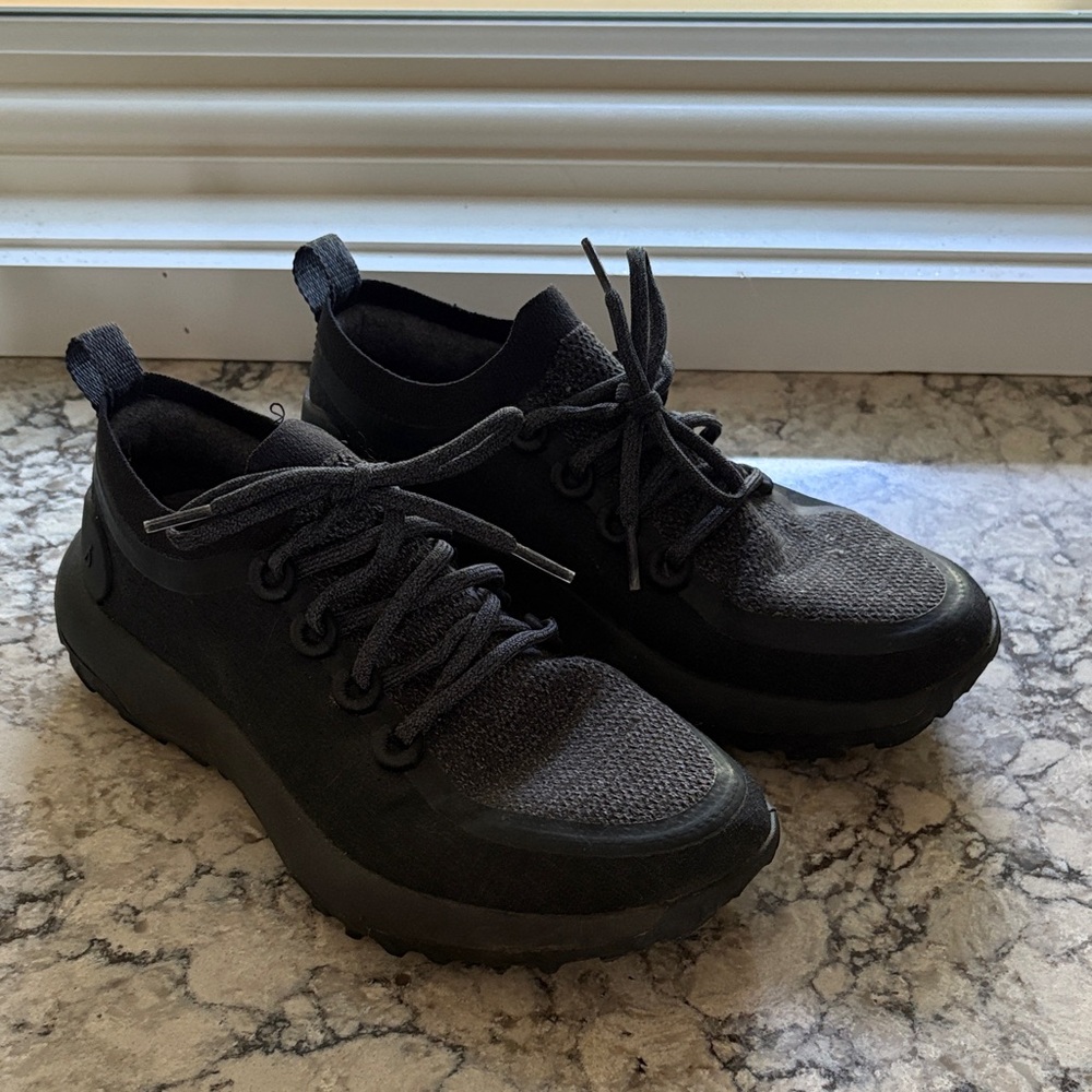 Allbirds Black Hiking Shoes EUC size 9 women